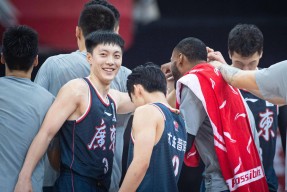 开云app-关于CBA常规赛清晨走向成谜；印第安纳步行者复出首秀；球迷炸锅；轮换策略成焦点的信息