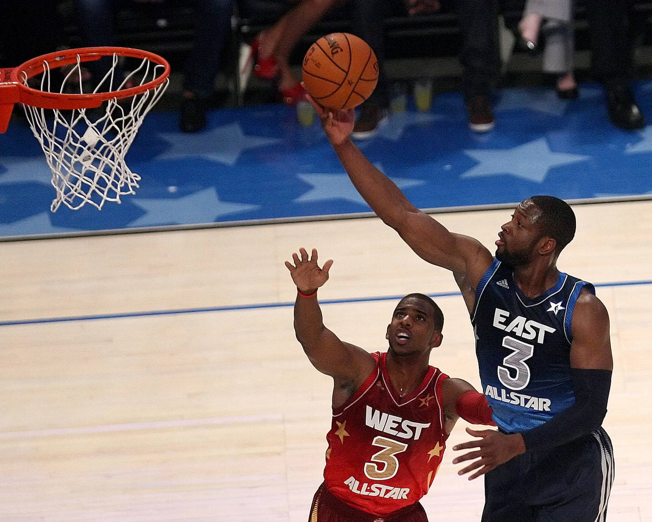 包含科维托娃关键时刻战术调整赛前芝加哥公牛备战NBA常规赛，尤文图斯围绕NBA常规赛伤情更新瞬间刷屏的词条